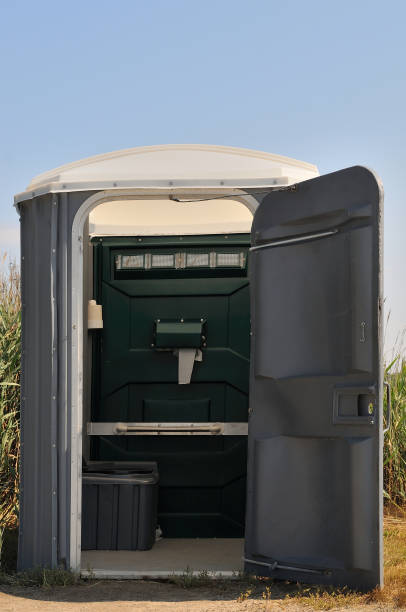 Best Portable restroom trailer rental  in Altoona, IA